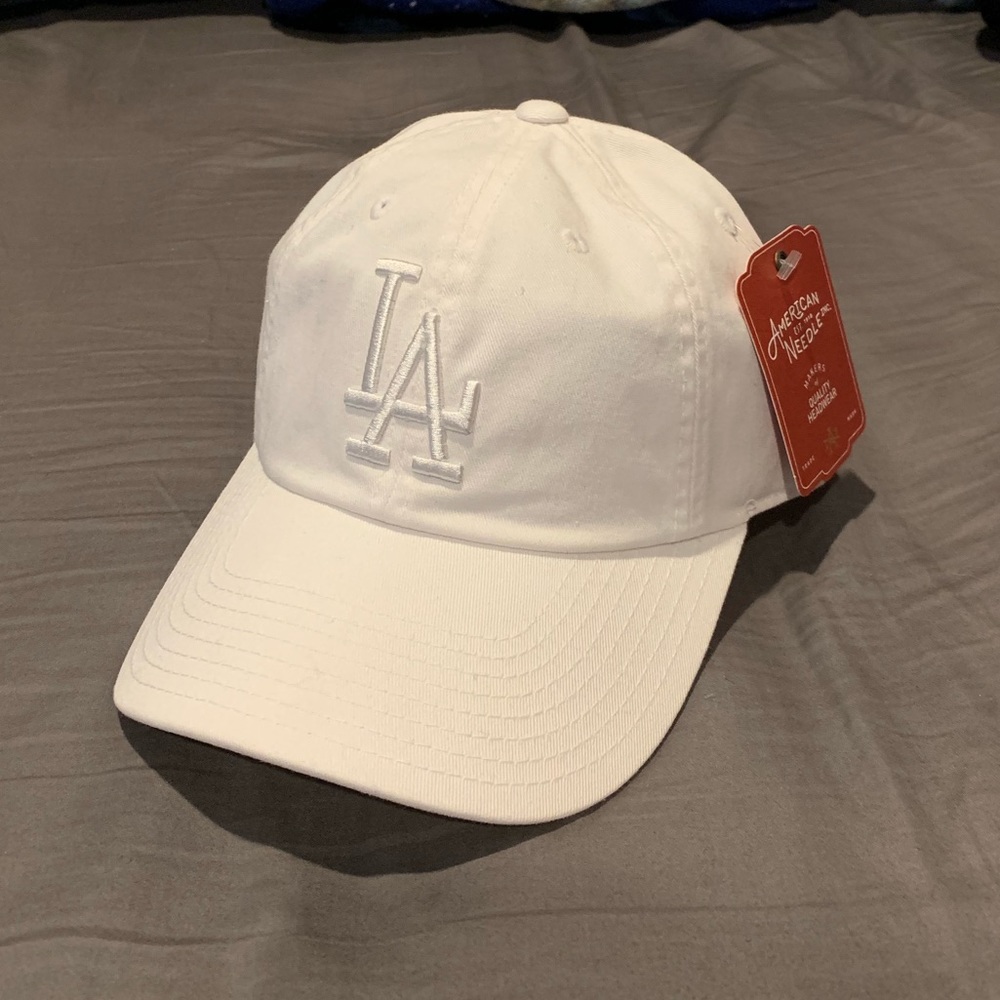 White LA Dodger hat